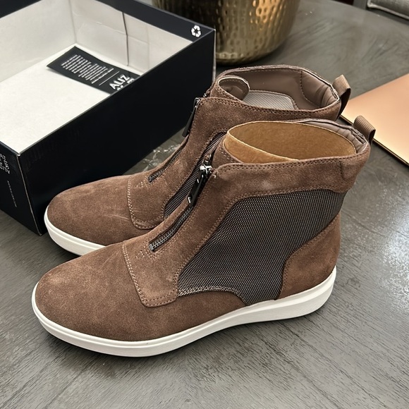 Naturalizer Sweet Wood Tisha Leather Boot - Women - Picture 8 of 8